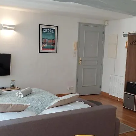 Beau Studio Cosy Calme En Face Du Port Sur Le Quai